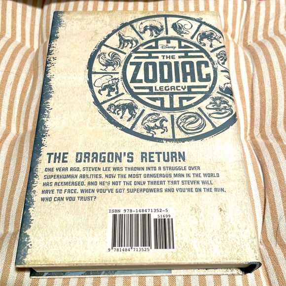 Disney “The Zodiac Legacy,” Book 2, “The Dragon’s Return.” Stan Lee, et al. - Picture 2 of 4